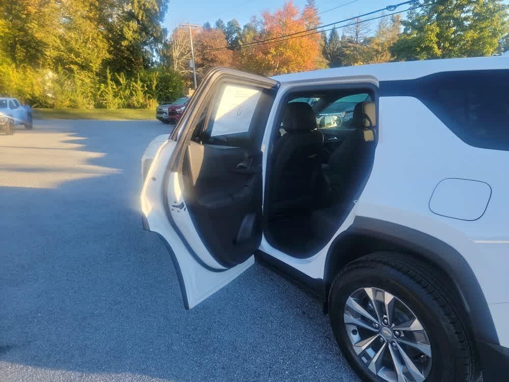 new 2026 Chevrolet Equinox car, priced at $34,810