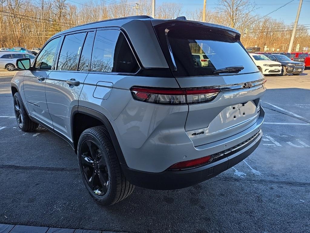 new 2025 Jeep Grand Cherokee car, priced at $50,035