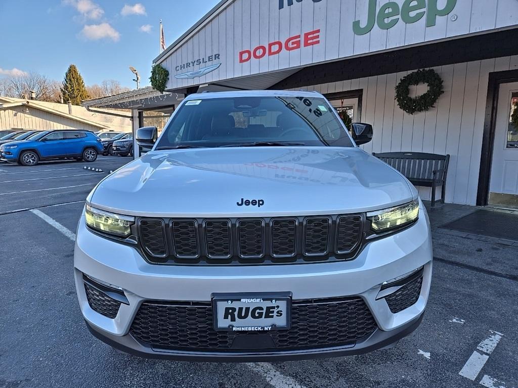 new 2025 Jeep Grand Cherokee car, priced at $50,035