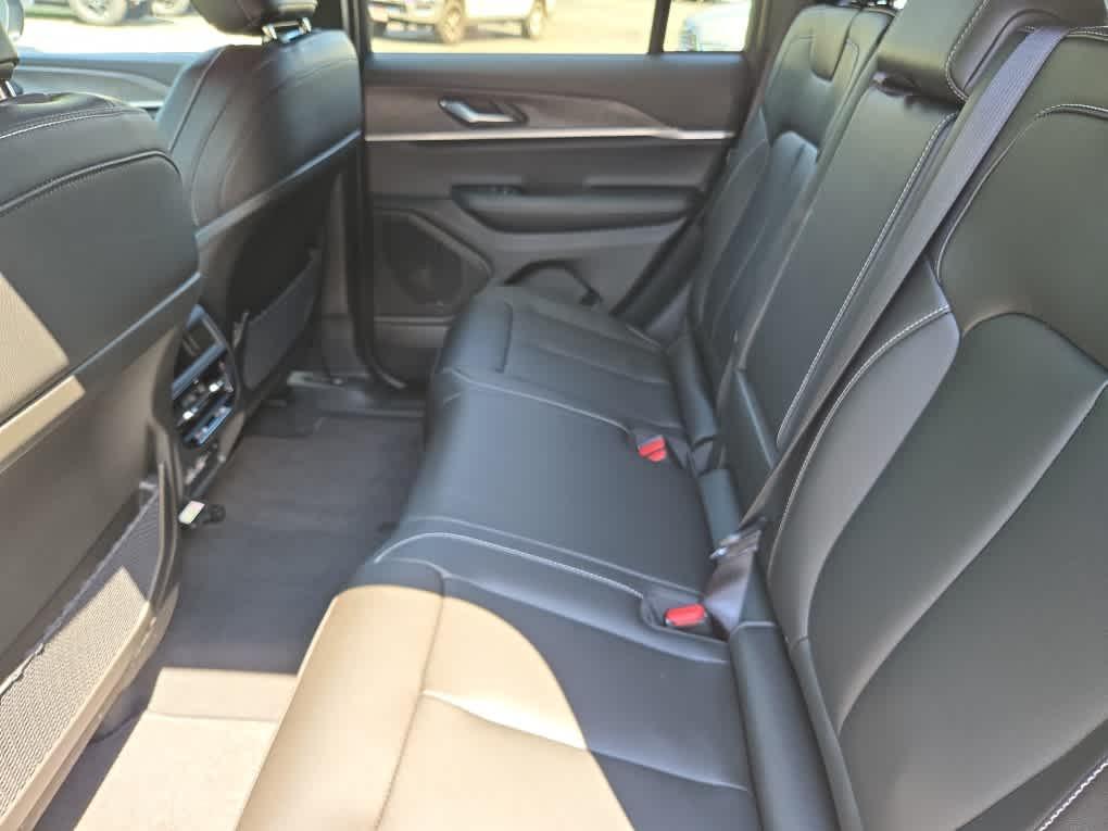 new 2025 Jeep Grand Cherokee car, priced at $51,940