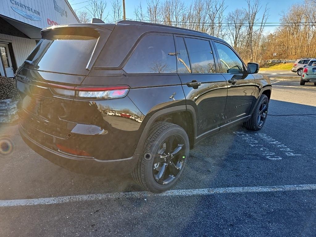 new 2025 Jeep Grand Cherokee car, priced at $45,675