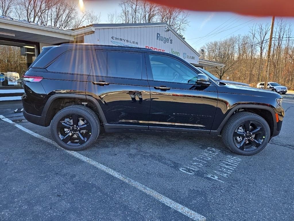 new 2025 Jeep Grand Cherokee car, priced at $45,675