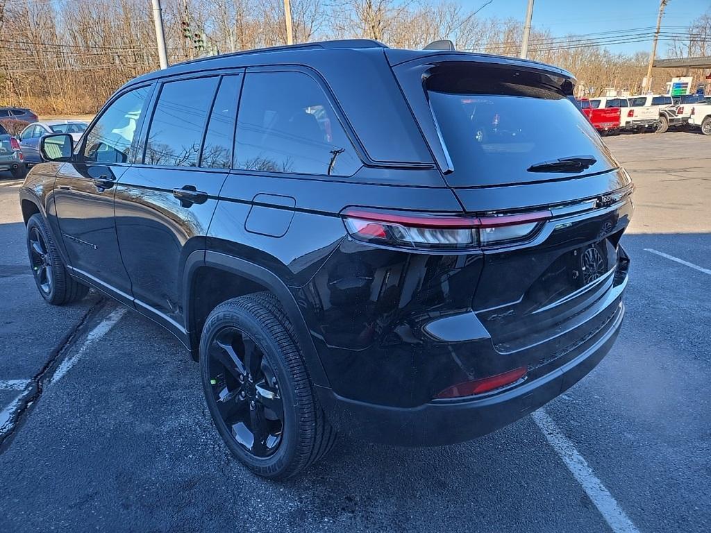 new 2025 Jeep Grand Cherokee car, priced at $45,675