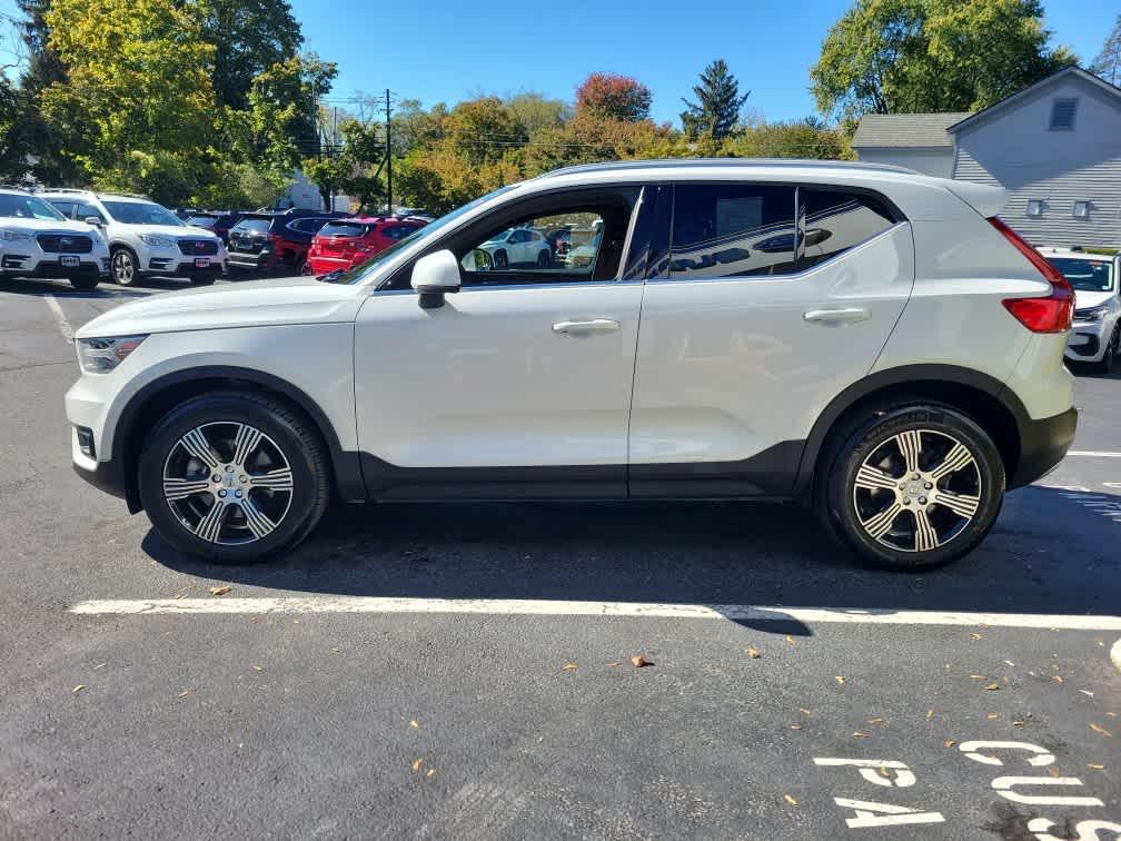 used 2022 Volvo XC40 car, priced at $27,725