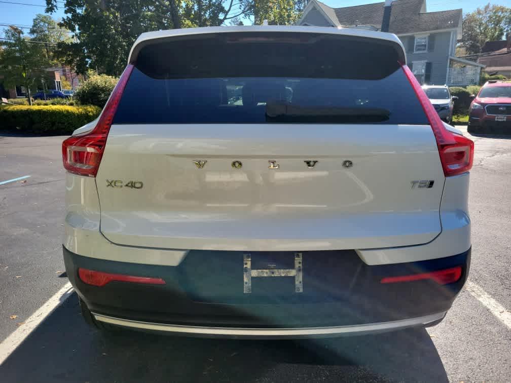 used 2022 Volvo XC40 car, priced at $27,725