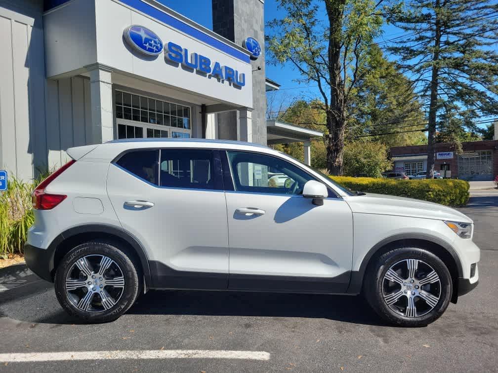 used 2022 Volvo XC40 car, priced at $27,725