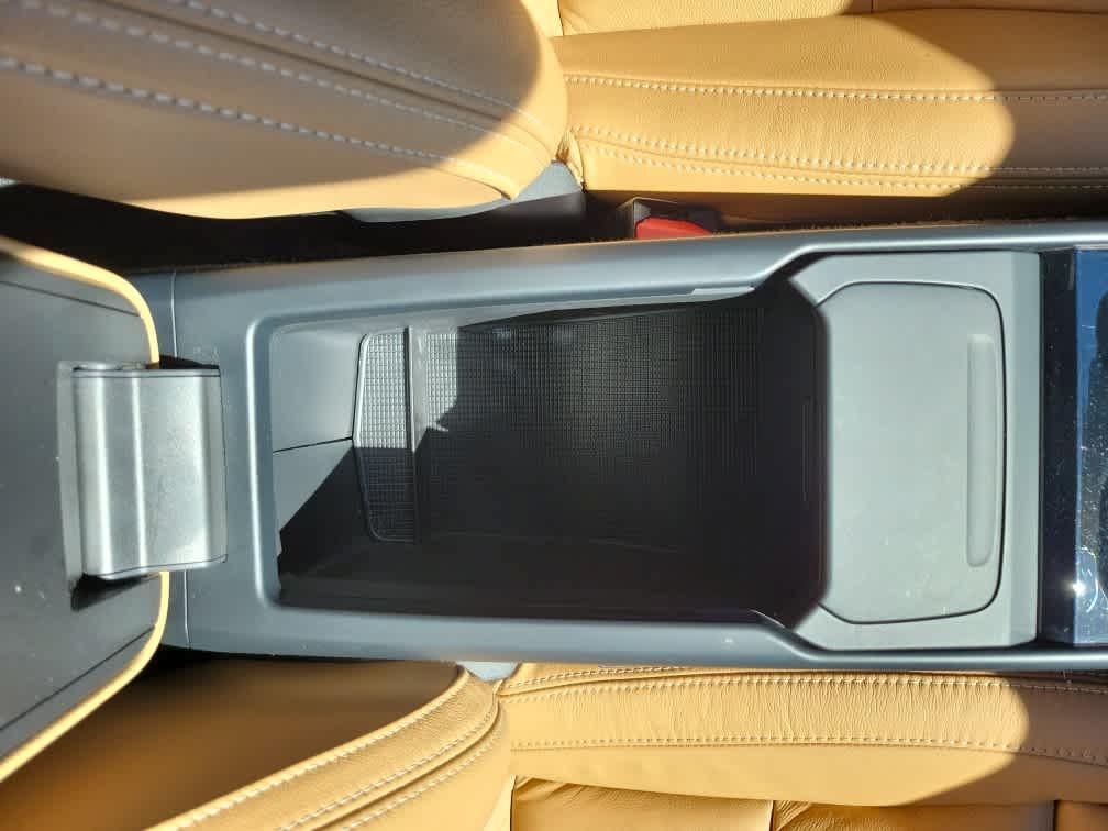 used 2022 Volvo XC40 car, priced at $27,725