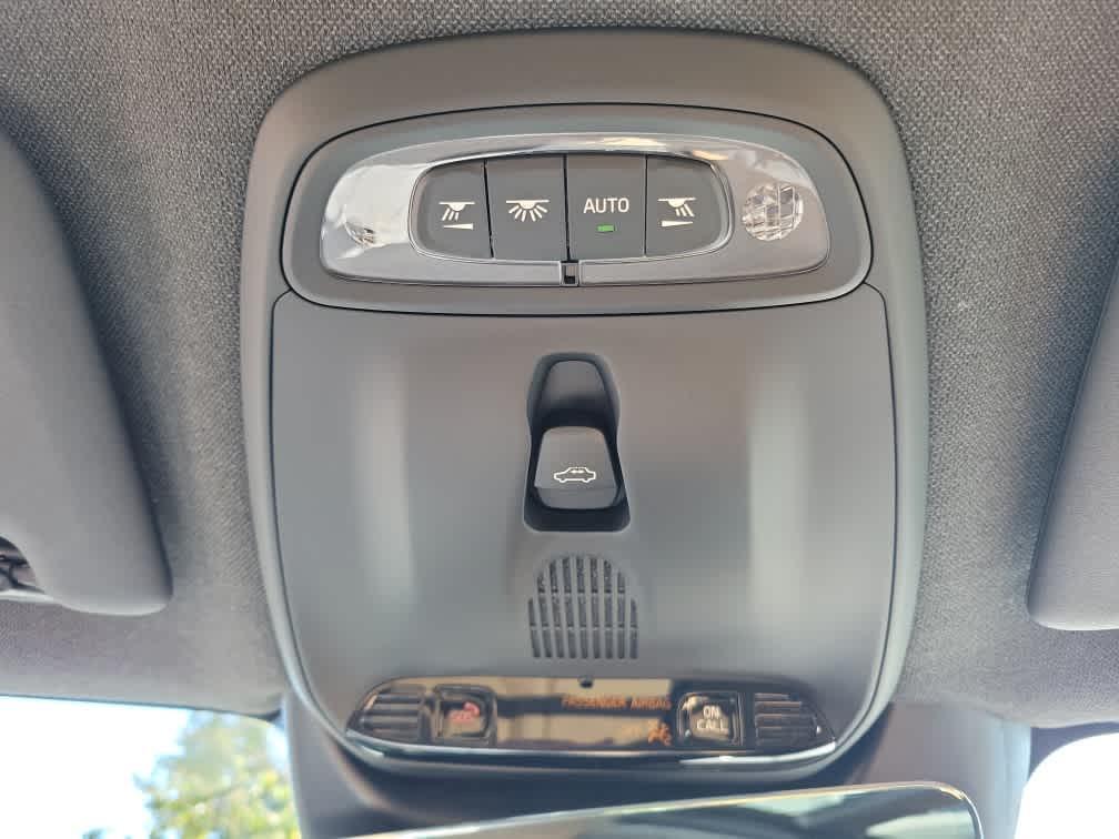 used 2022 Volvo XC40 car, priced at $27,725