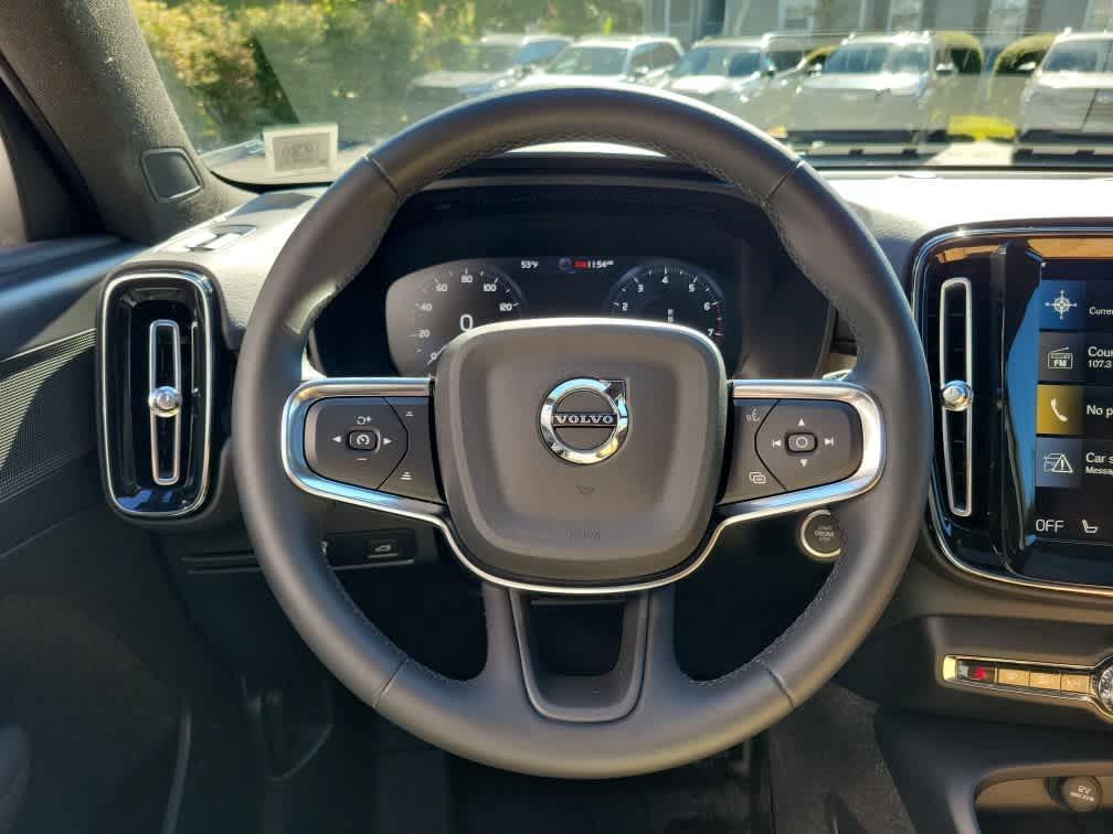 used 2022 Volvo XC40 car, priced at $27,725