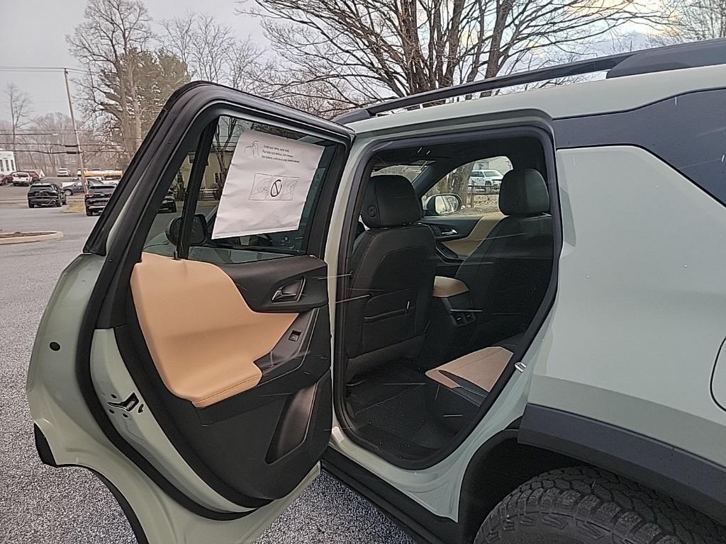 new 2025 Chevrolet Equinox car, priced at $35,255