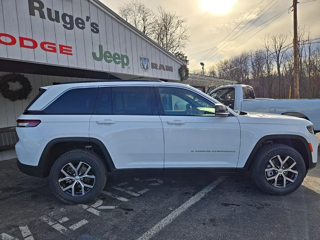 new 2025 Jeep Grand Cherokee car, priced at $44,200