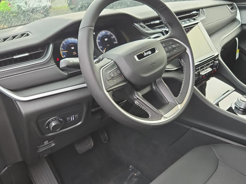 new 2025 Jeep Grand Cherokee L car, priced at $44,179