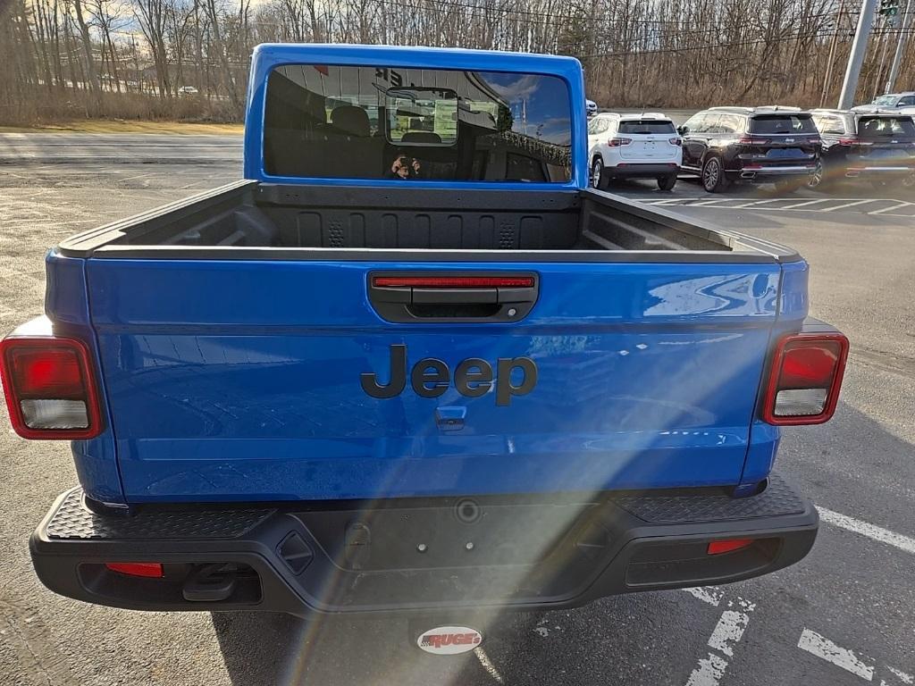 new 2025 Jeep Gladiator car