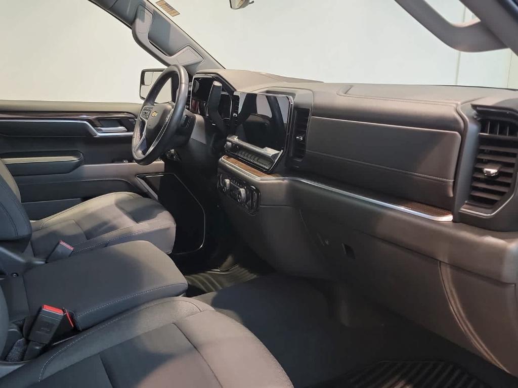 used 2022 Chevrolet Silverado 1500 car, priced at $35,900