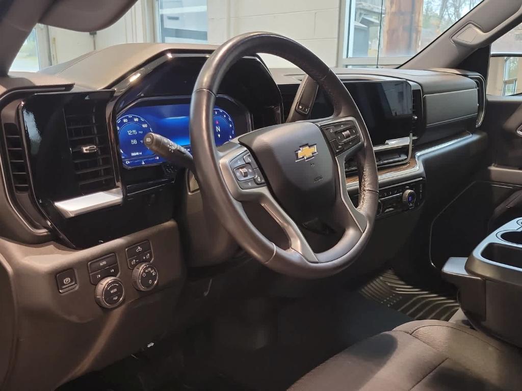 used 2022 Chevrolet Silverado 1500 car, priced at $35,900