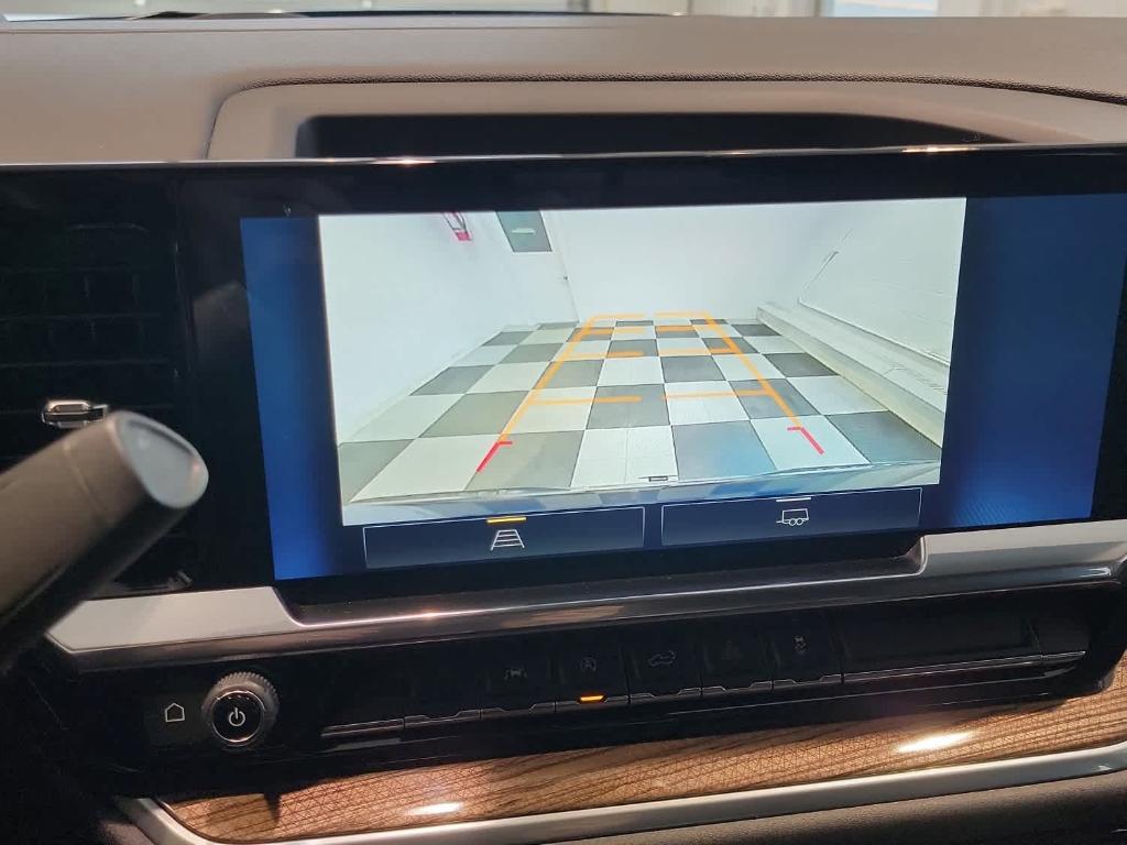 used 2022 Chevrolet Silverado 1500 car, priced at $35,900