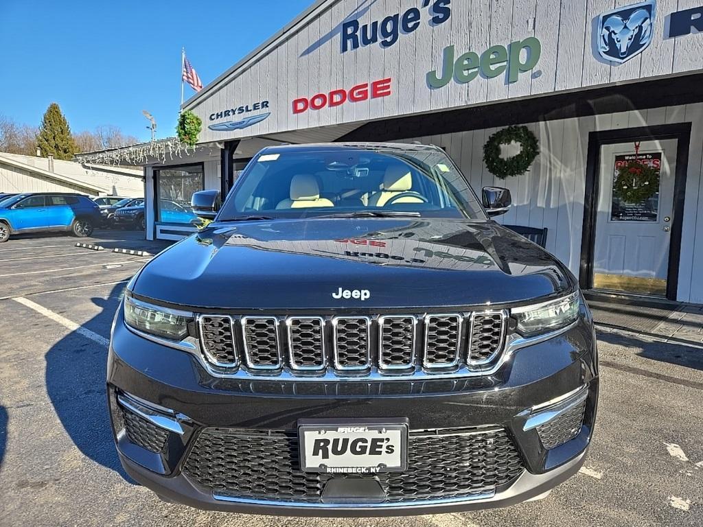 new 2025 Jeep Grand Cherokee car, priced at $44,795