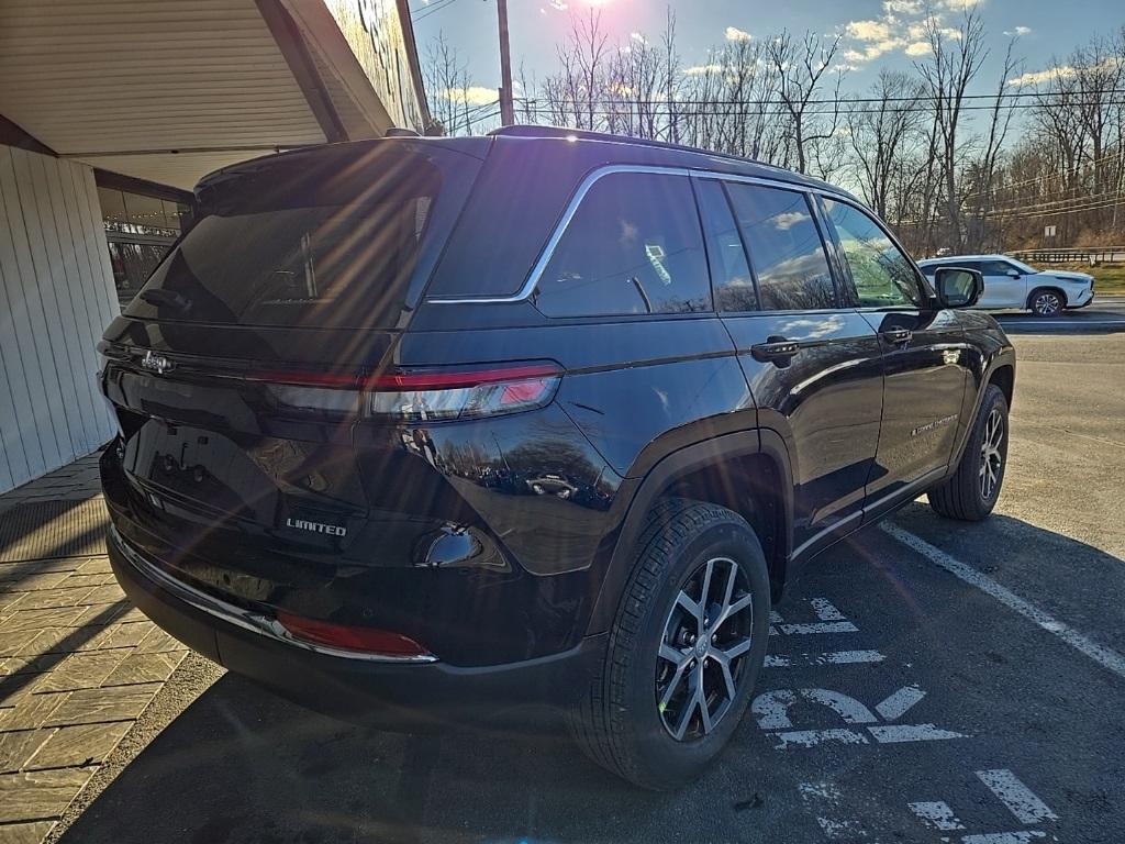 new 2025 Jeep Grand Cherokee car, priced at $44,795