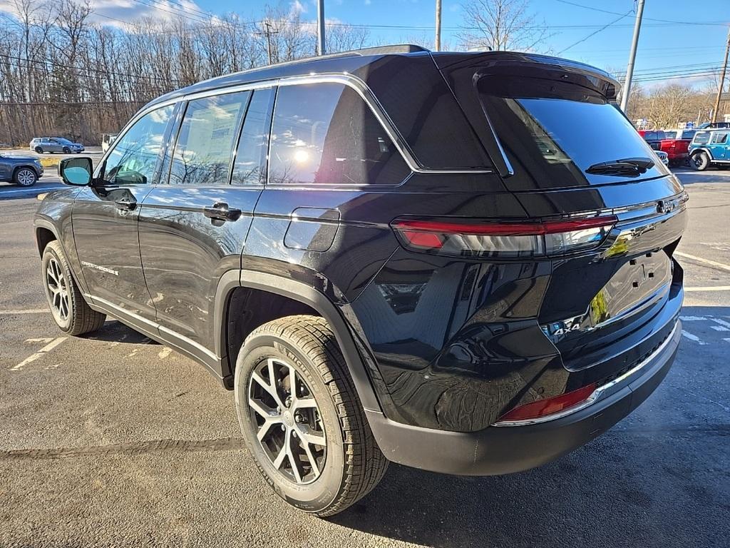 new 2025 Jeep Grand Cherokee car, priced at $44,795