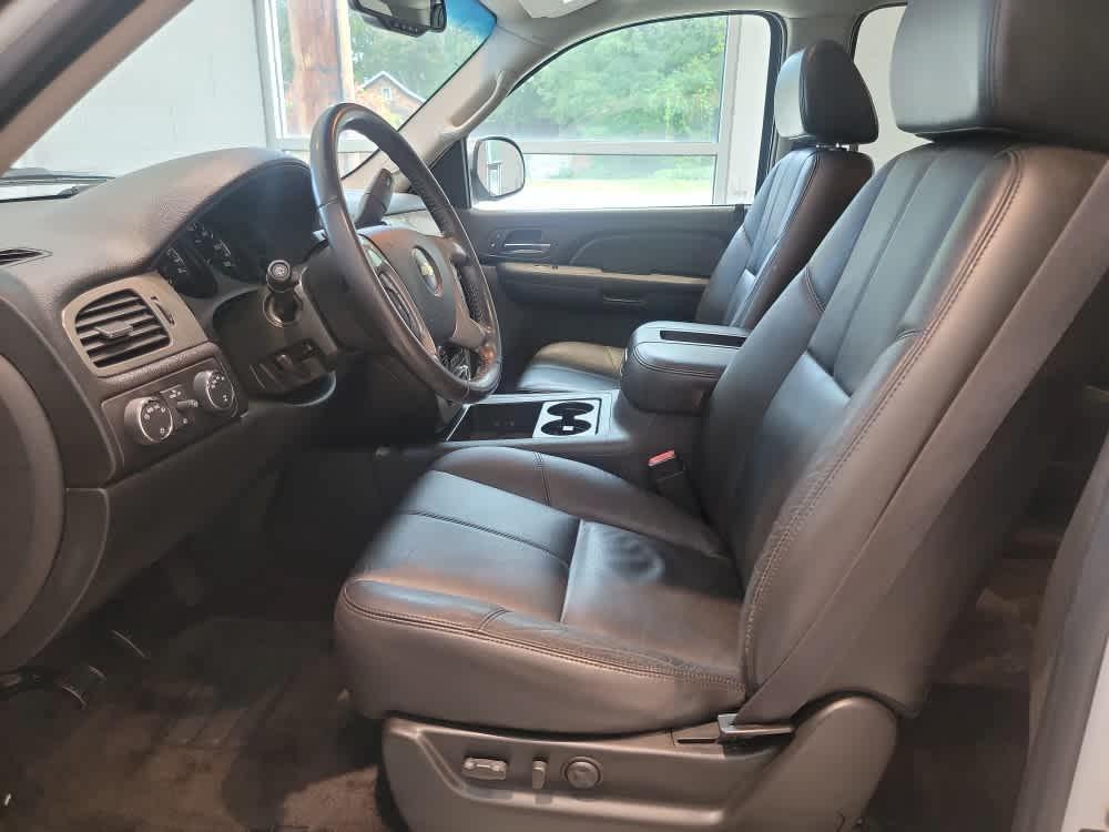 used 2008 Chevrolet Suburban car, priced at $12,900
