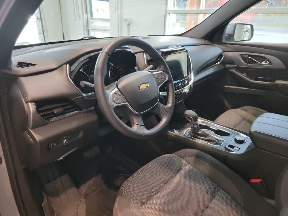 used 2023 Chevrolet Traverse car, priced at $28,900