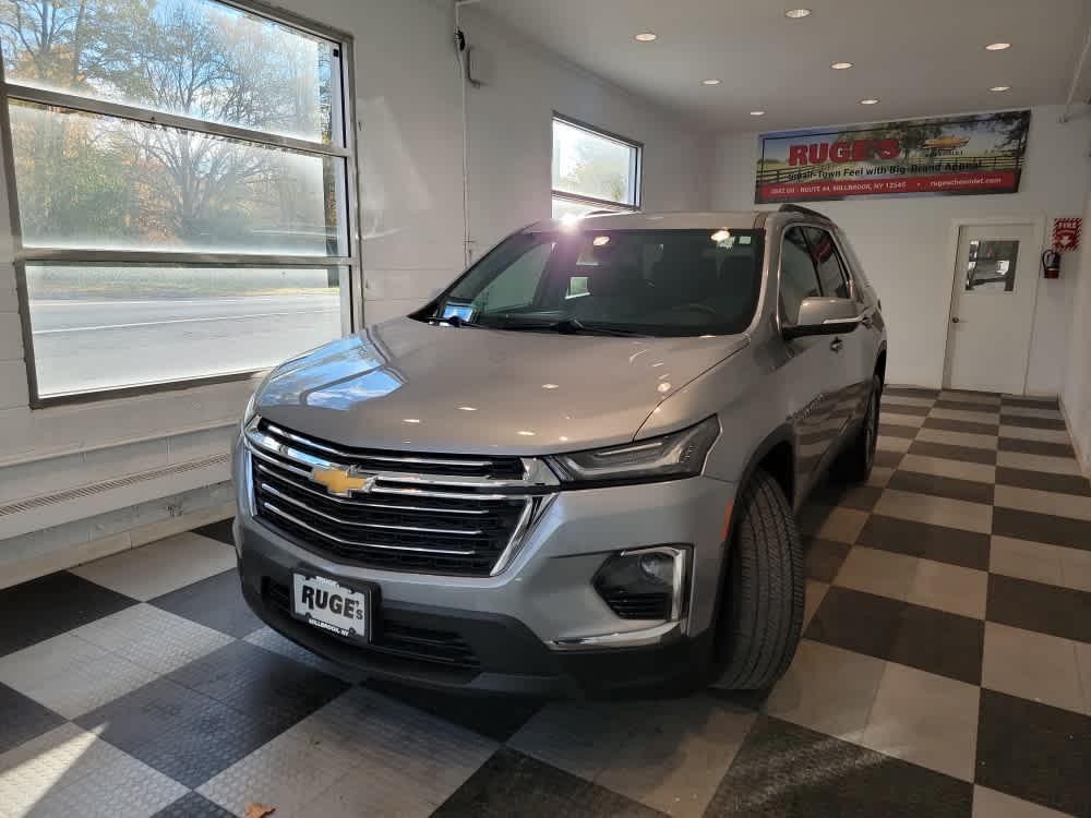 used 2023 Chevrolet Traverse car, priced at $28,900