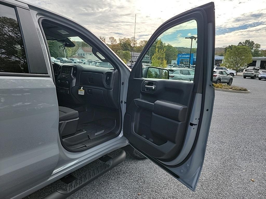 new 2024 Chevrolet Silverado 1500 car, priced at $48,880