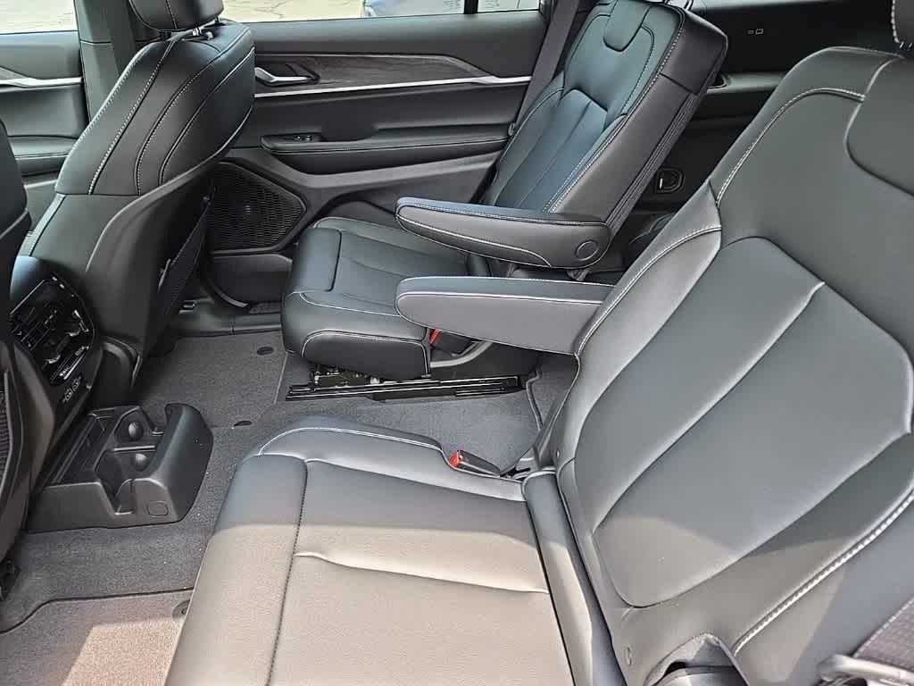 new 2025 Jeep Grand Cherokee L car