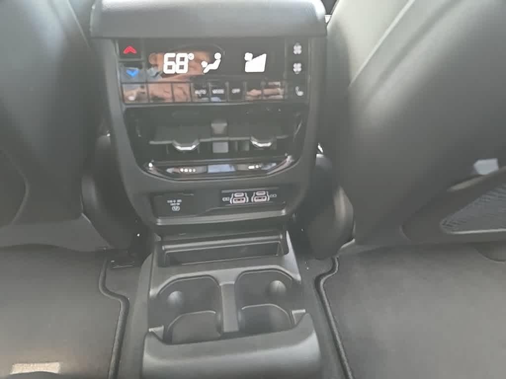 new 2025 Jeep Grand Cherokee L car