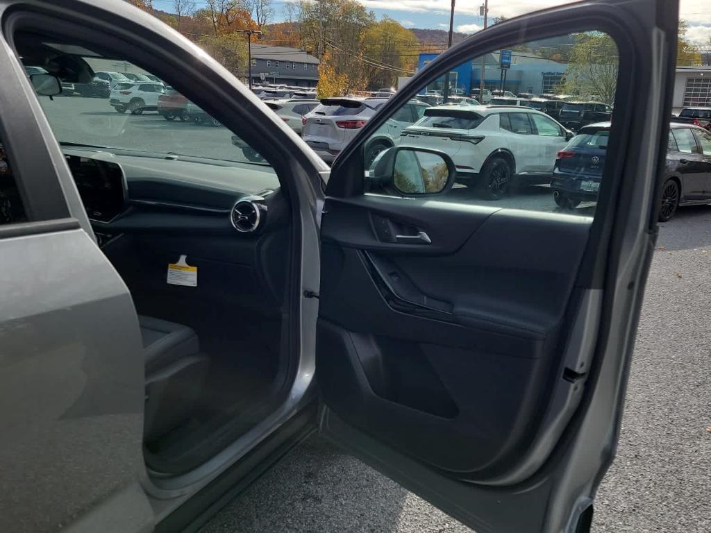 new 2026 Chevrolet Equinox car, priced at $34,810