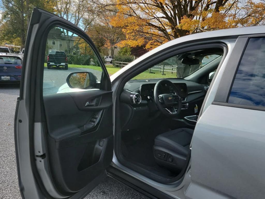 new 2026 Chevrolet Equinox car, priced at $34,810