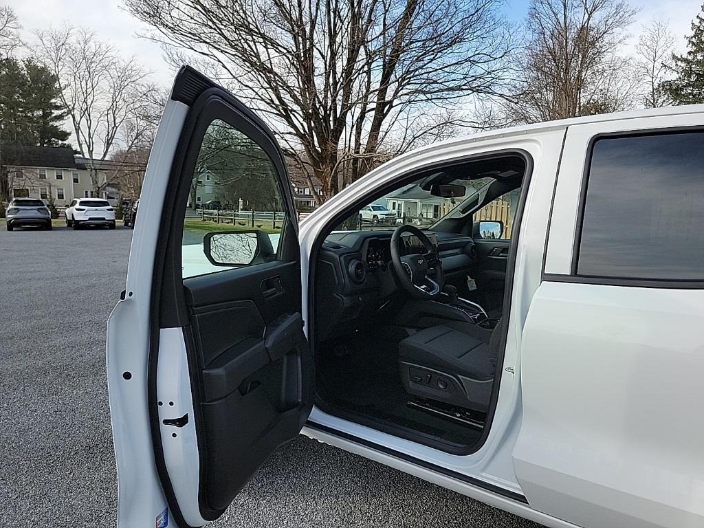 new 2025 Chevrolet Colorado car, priced at $40,205