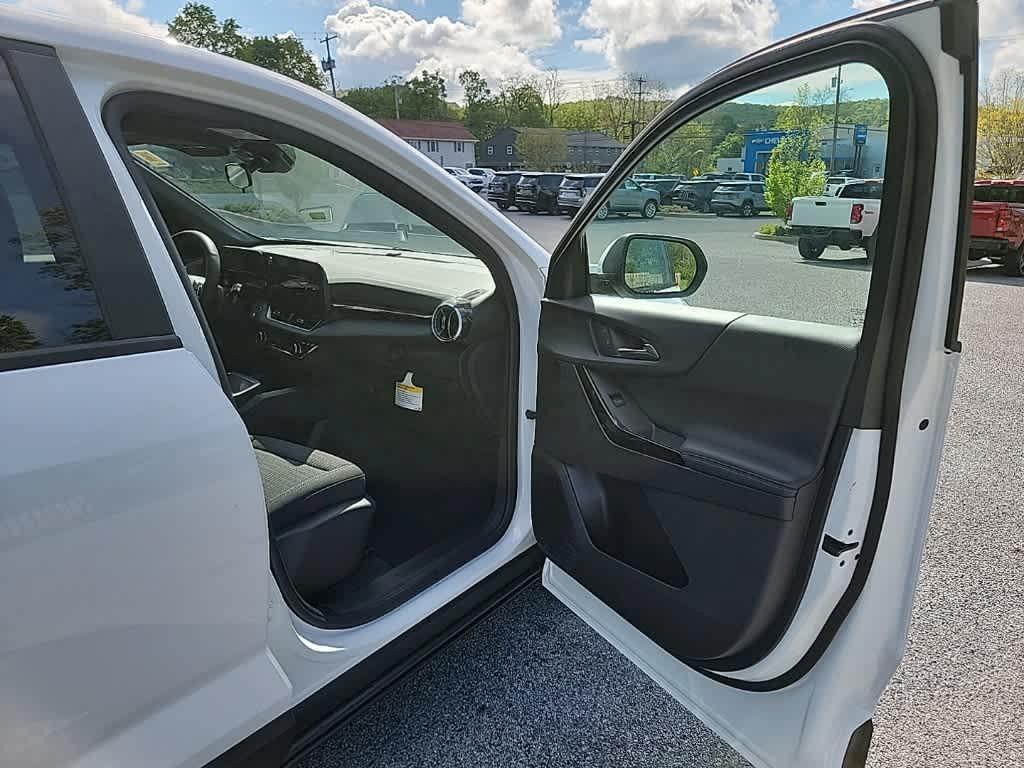 new 2025 Chevrolet Equinox car, priced at $29,995