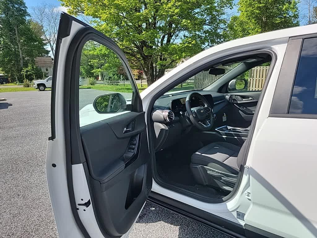 new 2025 Chevrolet Equinox car, priced at $29,995
