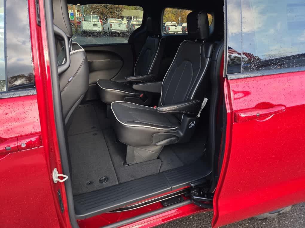 new 2026 Chrysler Pacifica car, priced at $53,710