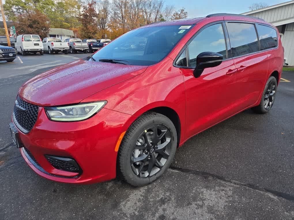 new 2026 Chrysler Pacifica car, priced at $53,710