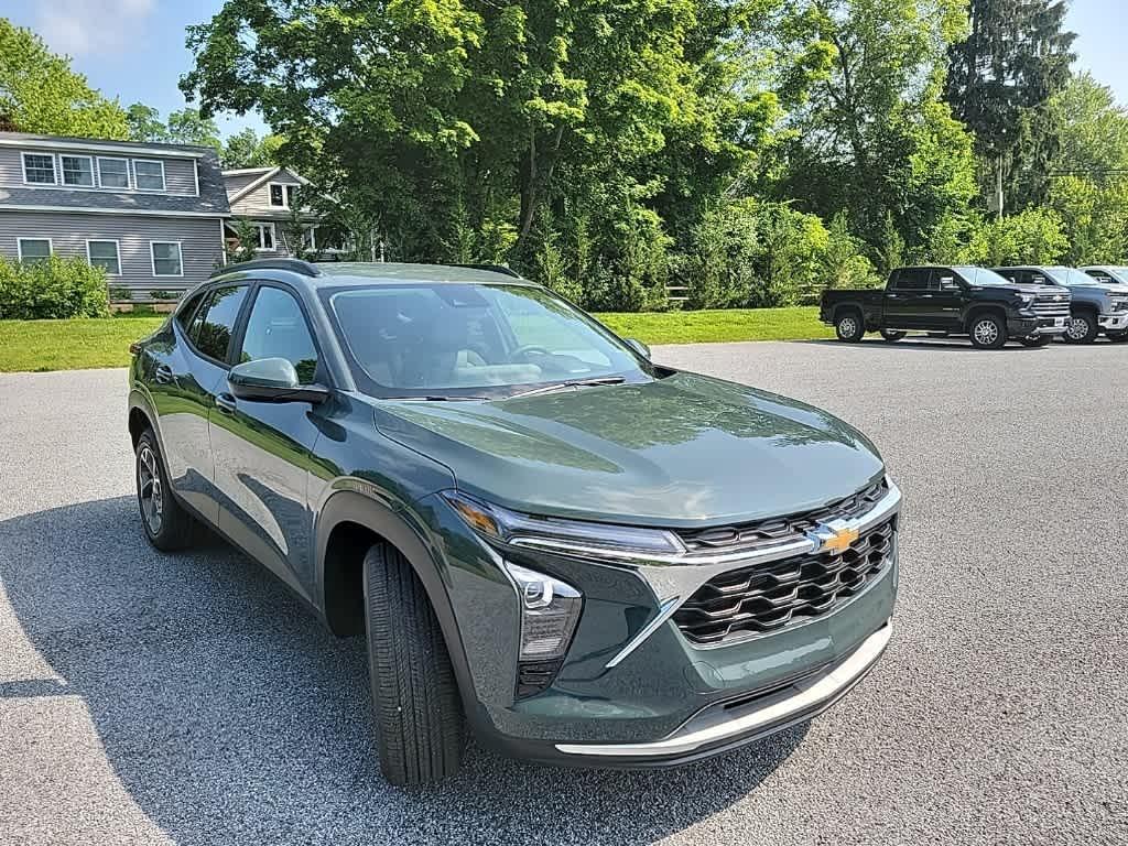 new 2025 Chevrolet Trax car, priced at $25,750