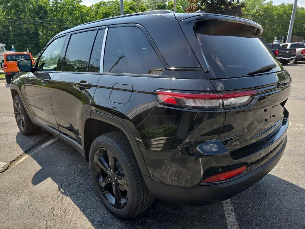 new 2025 Jeep Grand Cherokee car, priced at $49,121