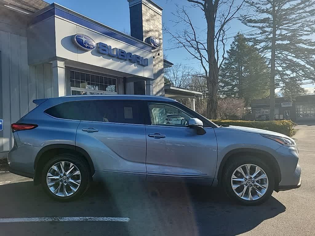 used 2020 Toyota Highlander car, priced at $31,974