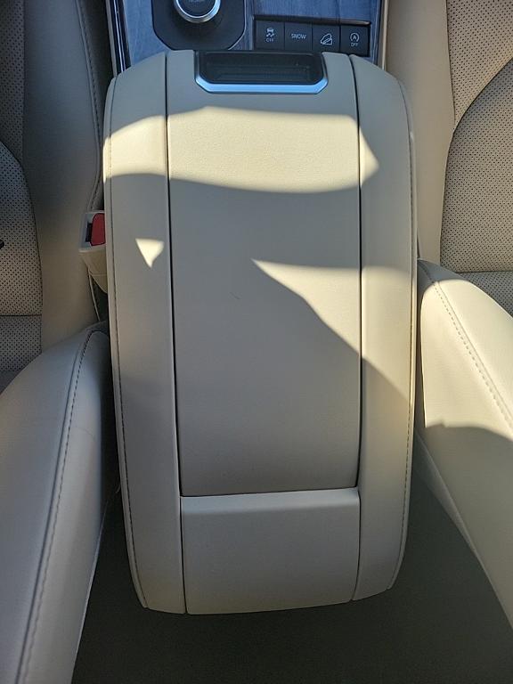 used 2020 Toyota Highlander car, priced at $33,556