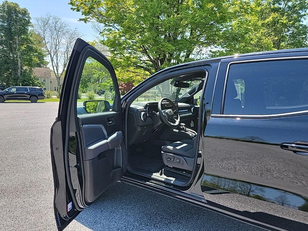 new 2025 Chevrolet Colorado car, priced at $46,070