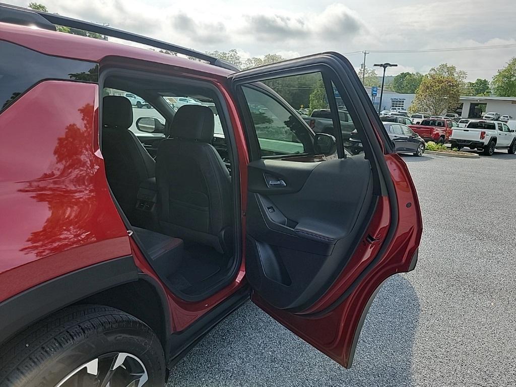 new 2025 Chevrolet Equinox car, priced at $37,285