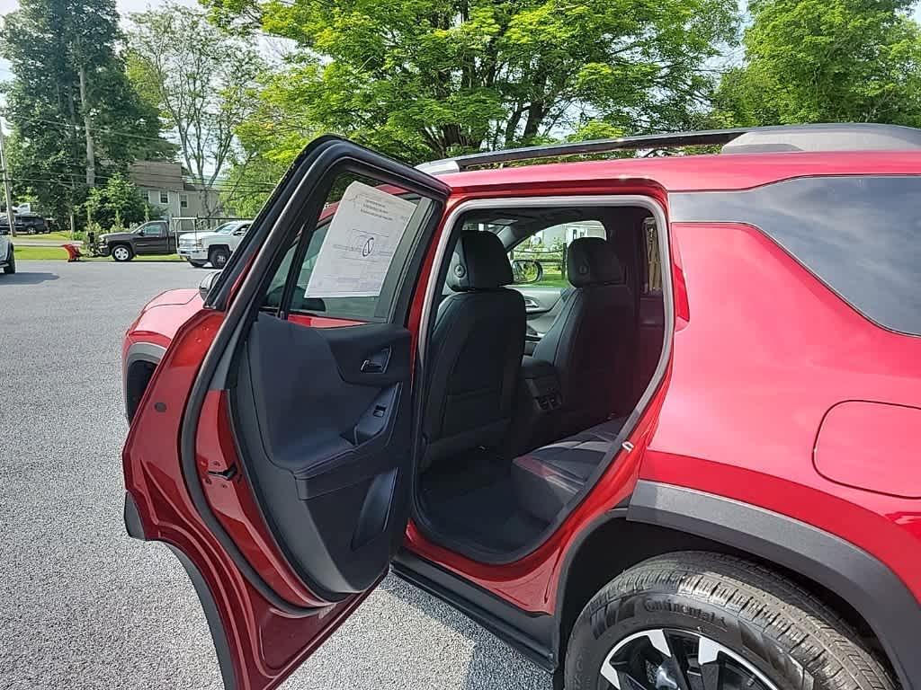 new 2025 Chevrolet Equinox car, priced at $37,285