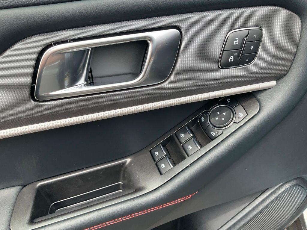 new 2025 Ford Explorer car, priced at $48,437