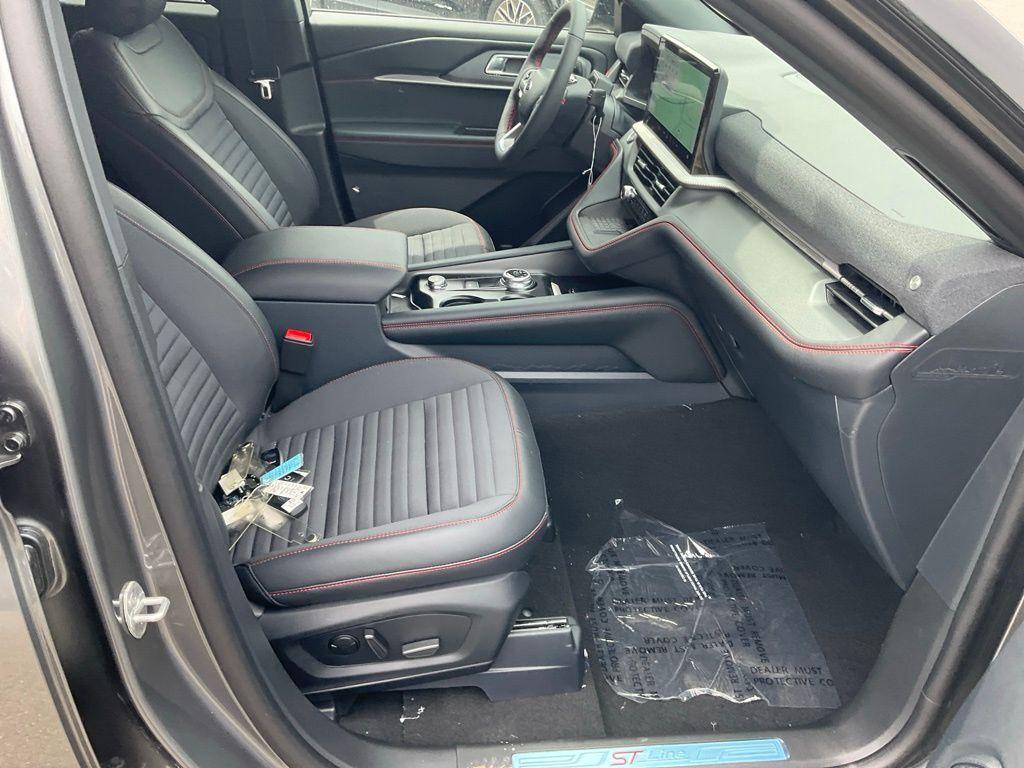 new 2025 Ford Explorer car, priced at $48,437