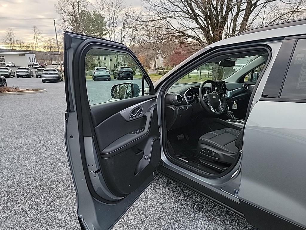 new 2025 Chevrolet Blazer car, priced at $42,691