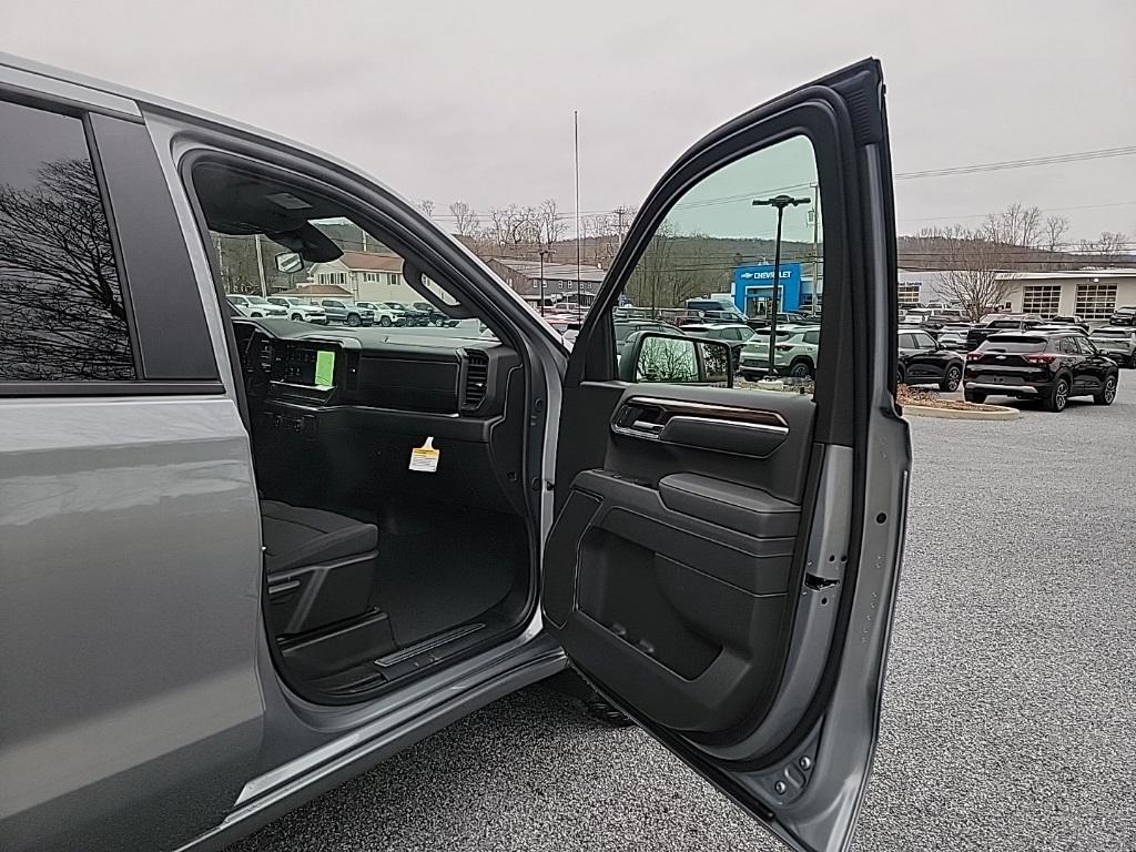 new 2025 Chevrolet Silverado 1500 car, priced at $57,044