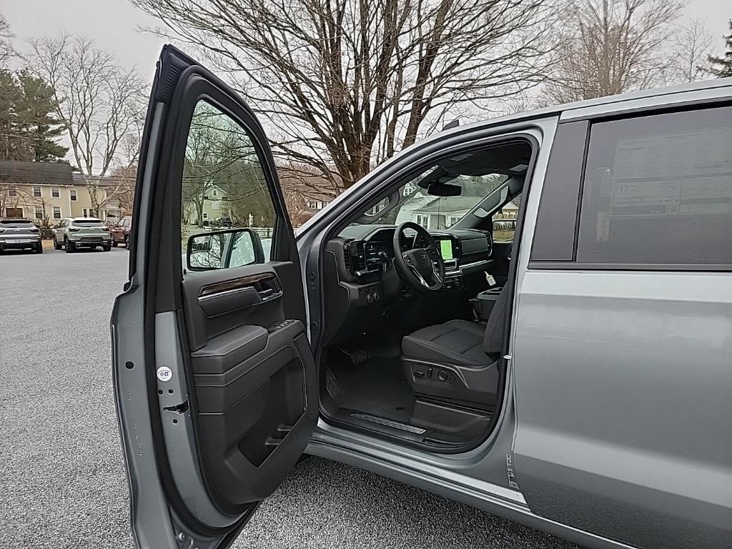 new 2025 Chevrolet Silverado 1500 car, priced at $57,044