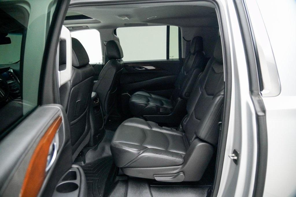 used 2019 Cadillac Escalade ESV car, priced at $30,640