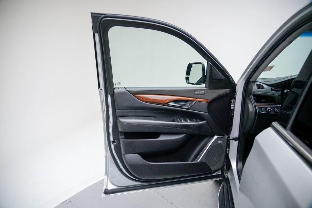 used 2019 Cadillac Escalade ESV car, priced at $30,640
